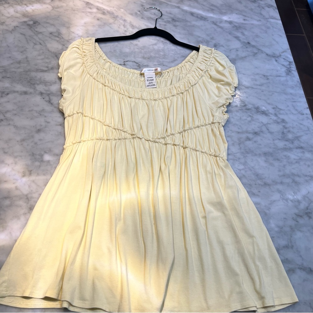 Studio M Yellow Top Size Medium